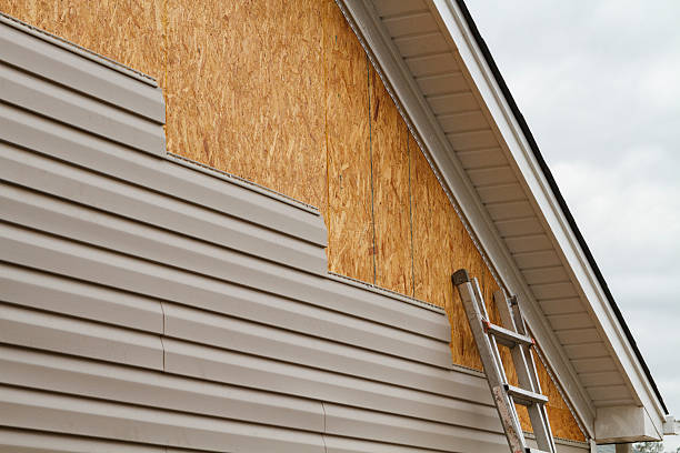 Professional Emergency Siding Repair technician working in Melrose Park, IL